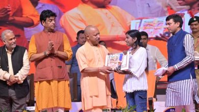 सीएम योगी आदित्यनाथ का संदेश: बच्चों को दी स्मार्टफोन कम, पुस्तकों में समय निवेश करने की सीख