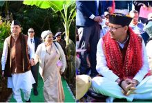 मुख्यमंत्री पुष्कर सिंह धामी ने मां के साथ पैतृक गांव टुंडी-बारमौं का किया दौरा, भावुक हुए