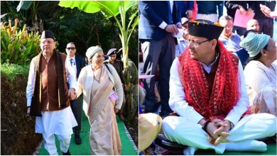 मुख्यमंत्री पुष्कर सिंह धामी ने मां के साथ पैतृक गांव टुंडी-बारमौं का किया दौरा, भावुक हुए