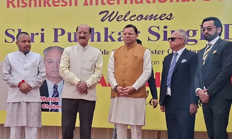 मुख्यमंत्री पुष्कर सिंह धामी: कंप्यूटर कोडिंग और योग के साथ संस्कार भी सीख रहे हैं बच्चे