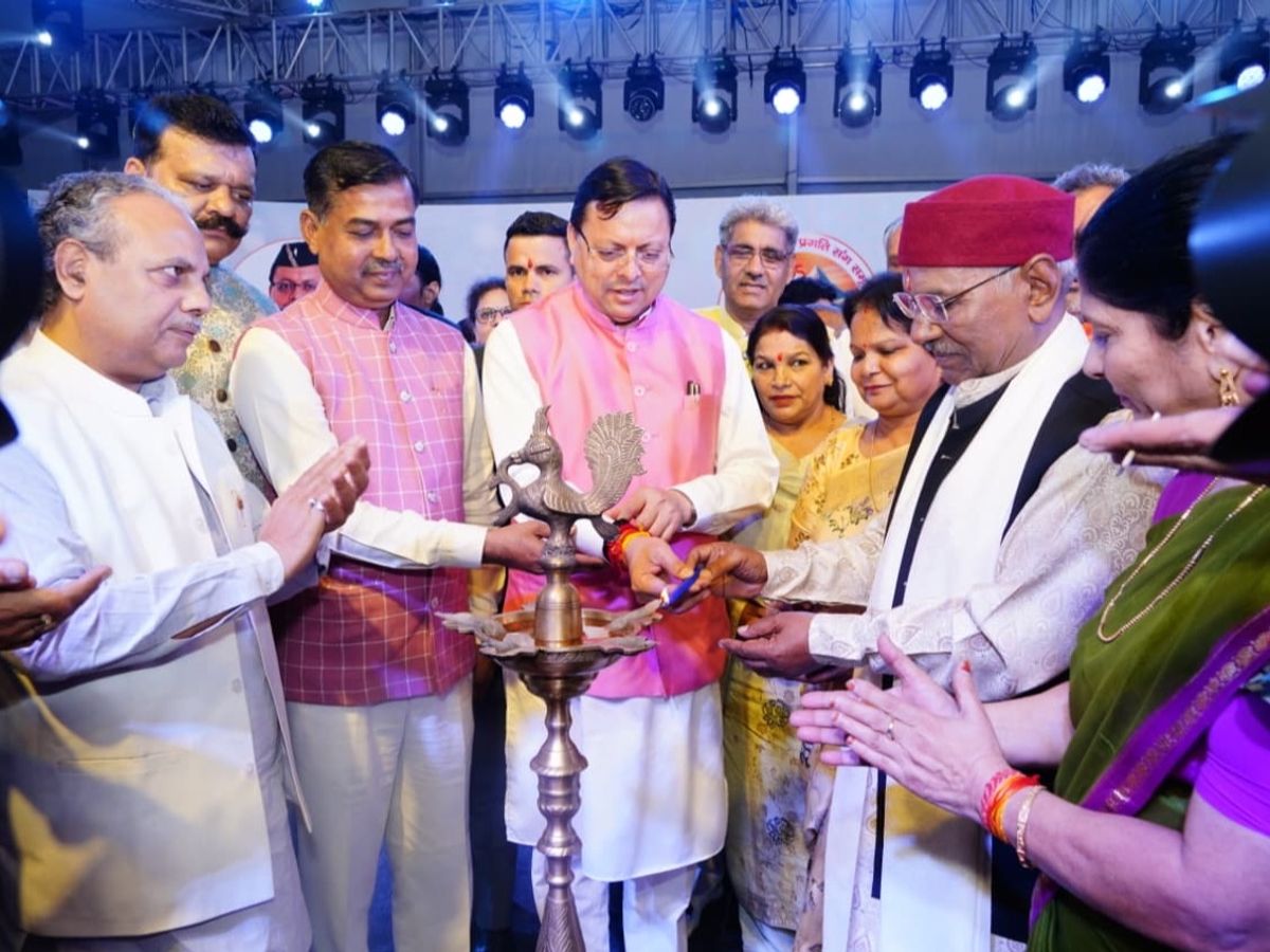 देवभूमि रजत उत्सव 2025: हरिद्वार में सीएम पुष्कर सिंह धामी ने किया उद्घाटन, रोबोट ने सुनाई डिजिटल इंडिया की सफलता गाथा