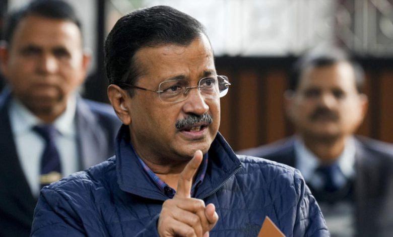 जहरीली हवा को लेकर दिल्ली सरकार पर भड़के अरविंद केजरीवाल, बोले “समाधान के बजाय टैक्स वसूली में लगी सरकारें”