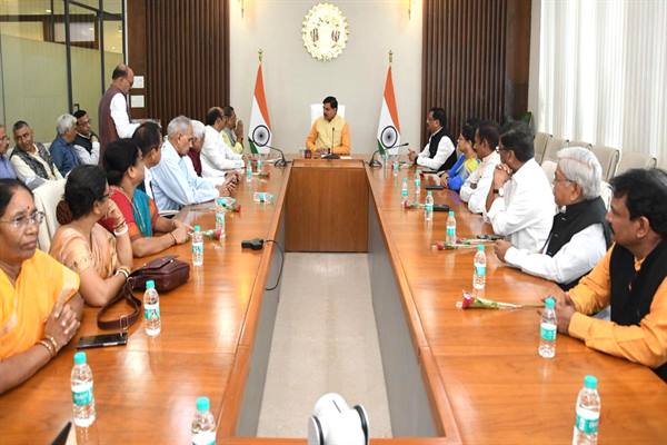 मुख्यमंत्री डॉ. मोहन यादव ने केंद्रीय संसदीय समिति के सदस्यों से चर्चा