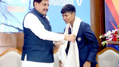 वर्ल्ड कप विजेता क्रिकेटर क्रांति गौड़ का सीएम मोहन यादव ने किया सम्मान, छतरपुर में बनेगा नया स्टेडियम