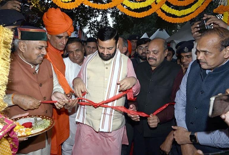 मुख्यमंत्री नायब सिंह सैनी ने 35 वैश्विक भाषाओं में लिखी गीता कक्ष को खूब सराहा