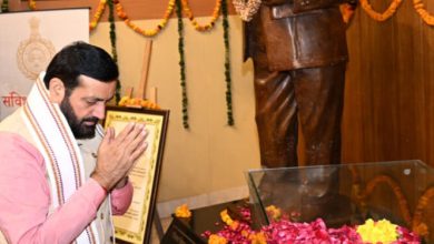 मुख्यमंत्री नायब सिंह सैनी संविधान दिवस पर विधानसभा पहुंचे 2 मुख्यमंत्री नायब सिंह सैनी संविधान दिवस पर विधानसभा पहुंचे