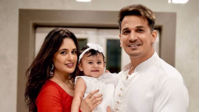 प्रिंस नरूला और युविका चौधरी ने पहली बार दिखाई बेटी एकलीन की झलक, सोशल मीडिया पर छाया क्यूटनेस का कहर 8 प्रिंस नरूला और युविका चौधरी ने पहली बार दिखाई बेटी एकलीन की झलक, सोशल मीडिया पर छाया क्यूटनेस का कहर