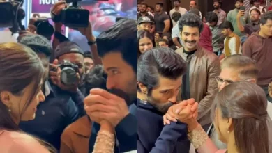 विजय देवरकोंडा ने रश्मिका मंदाना के हाथ पर किया रोमांटिक किस, शादी की अफवाहों के बीच फैंस हुए खुश