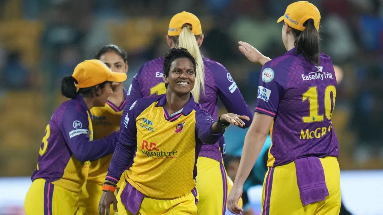 WPL 2026: दीप्ति शर्मा को यूपी वॉरियर्स ने क्यों नहीं किया रिटेन? हेड कोच ने खोली बड़ी वजह
