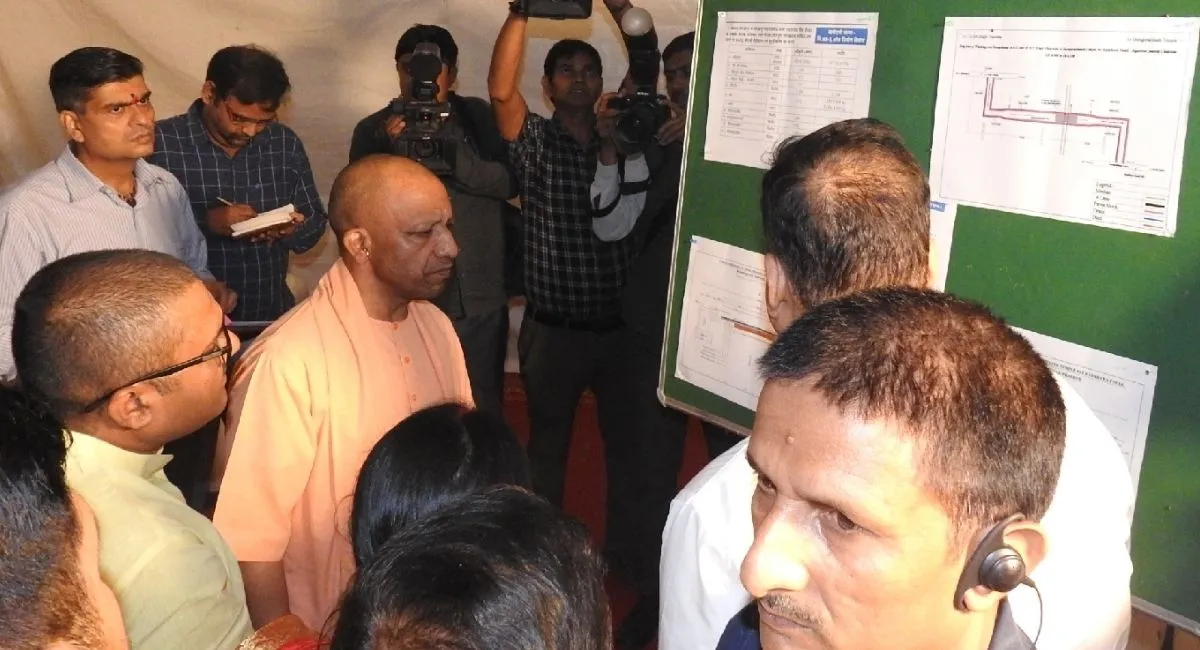 मुख्यमंत्री योगी आदित्यनाथ का गोरखपुर में सेतु निगम अधिकारियों को कड़ा निर्देश, विरासत गलियारा प्रभावितों को मिलेगी दुकान