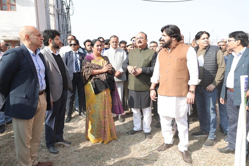 दिल्ली सीएम रेखा गुप्ता ने किया EWS फ्लैट्स का निरीक्षण, गरीब परिवारों को मिलेगा अपना घर 12 दिल्ली सीएम रेखा गुप्ता ने किया EWS फ्लैट्स का निरीक्षण, गरीब परिवारों को मिलेगा अपना घर