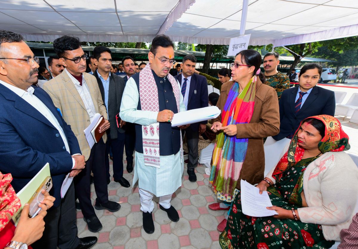 मुख्यमंत्री श्री भजनलाल शर्मा के नेतृत्व में राज्य सरकार जनकल्याण को सर्वोपरि मानते हुए प्रदेश के विकास के लिए कार्य कर रही है। 12 मुख्यमंत्री श्री भजनलाल शर्मा के नेतृत्व में राज्य सरकार जनकल्याण को सर्वोपरि मानते हुए प्रदेश के विकास के लिए कार्य कर रही है।