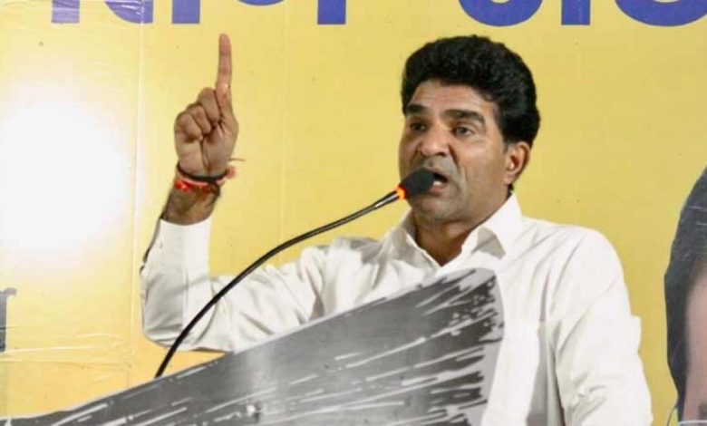 इसुदान गढ़वी: पहले परिपत्र जारी करें, फिर सभी भाजपा नेताओं के घरों और कमलम में स्मार्ट मीटर लगाएं