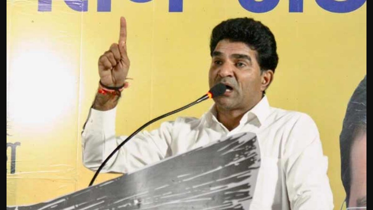 इसुदान गढ़वी: पहले परिपत्र जारी करें, फिर सभी भाजपा नेताओं के घरों और कमलम में स्मार्ट मीटर लगाएं 12 इसुदान गढ़वी: पहले परिपत्र जारी करें, फिर सभी भाजपा नेताओं के घरों और कमलम में स्मार्ट मीटर लगाएं