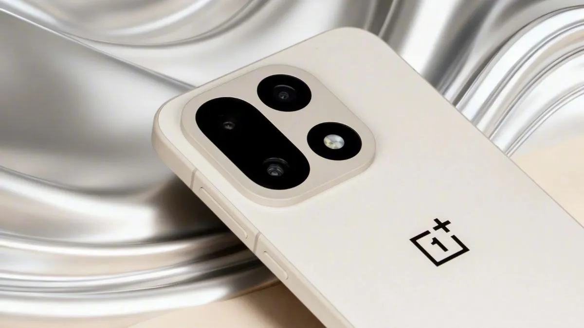 OnePlus 15 पर बंपर डिस्काउंट, 15R लॉन्च से पहले मिल रहा 4000 रुपये तक सस्ता