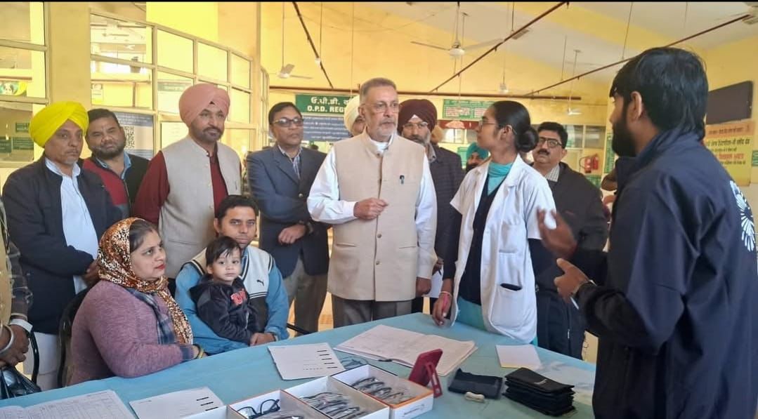 मान सरकार की जनहित पहल: डॉ. बलबीर सिंह ने फतेहगढ़ साहिब के स्वास्थ्य केंद्रों का किया औचक निरीक्षण 13 मान सरकार की जनहित पहल: डॉ. बलबीर सिंह ने फतेहगढ़ साहिब के स्वास्थ्य केंद्रों का किया औचक निरीक्षण