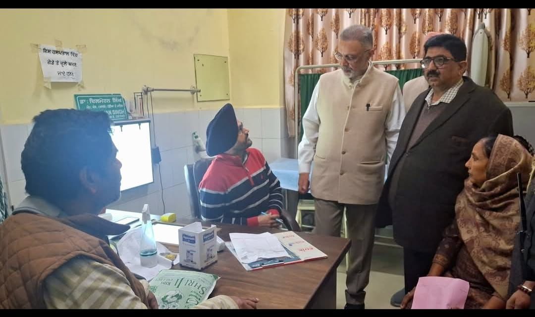मान सरकार की जनहित पहल: डॉ. बलबीर सिंह ने फतेहगढ़ साहिब के स्वास्थ्य केंद्रों का किया औचक निरीक्षण 2 मान सरकार की जनहित पहल: डॉ. बलबीर सिंह ने फतेहगढ़ साहिब के स्वास्थ्य केंद्रों का किया औचक निरीक्षण
