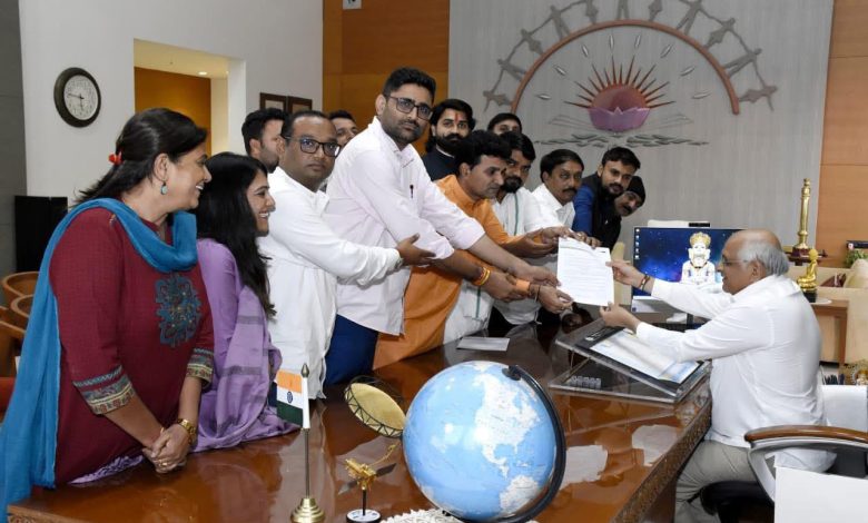 गुजरात के किसानों की 11 मांगों को लेकर AAP के प्रतिनिधिमंडल ने मुख्यमंत्री से मुलाकात की