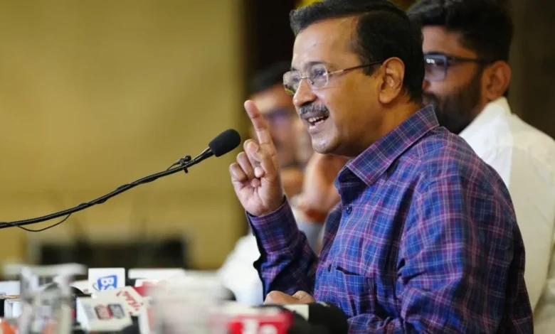 गुजरात में किसानों से मिलने नहीं दिया गया अरविंद केजरीवाल को, पूर्व CM ने BJP सरकार को तानाशाही बताया