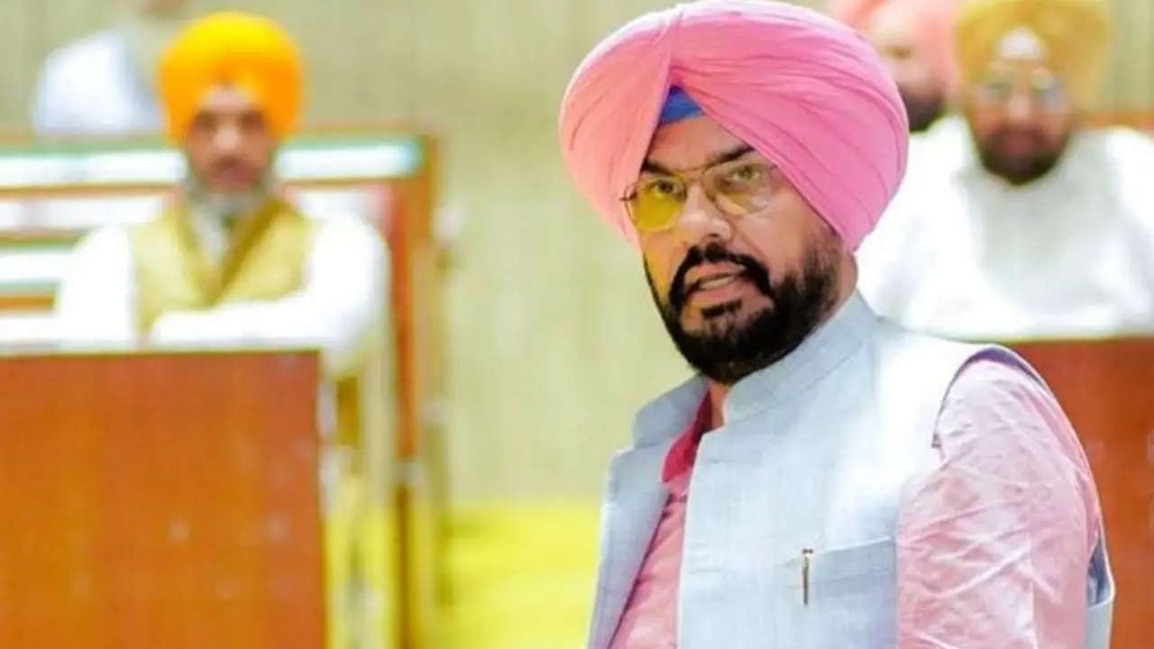 आम आदमी पार्टी के विधायक खुद ज़मीनी स्तर पर जाकर बनवा रहे है 68 करोड़ की लागत से 40 किमी लम्बी सड़क, 70 गांवों को मिलेगा सीधा फायदा 12 आम आदमी पार्टी के विधायक खुद ज़मीनी स्तर पर जाकर बनवा रहे है 68 करोड़ की लागत से 40 किमी लम्बी सड़क, 70 गांवों को मिलेगा सीधा फायदा