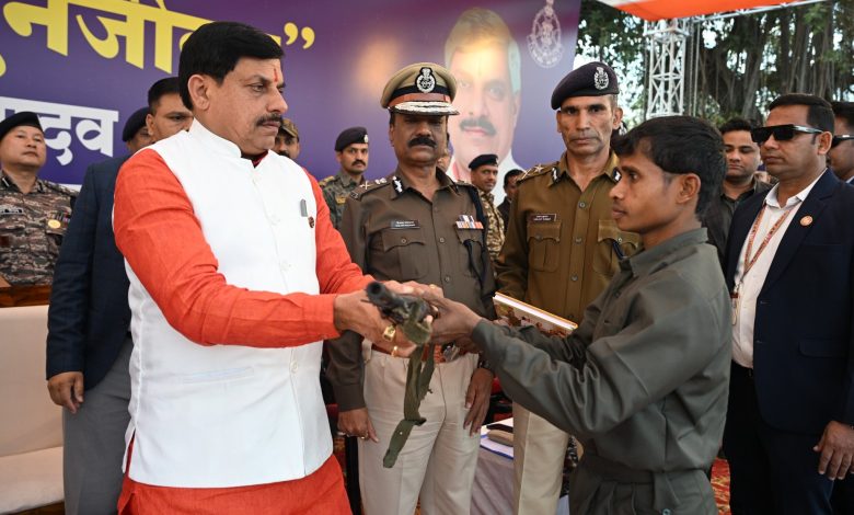 बालाघाट में अंतिम दो नक्सलियों का आत्मसमर्पण, मध्य प्रदेश नक्सल मुक्त घोषित, मुख्यमंत्री डॉ. मोहन यादव ने दी बधाई