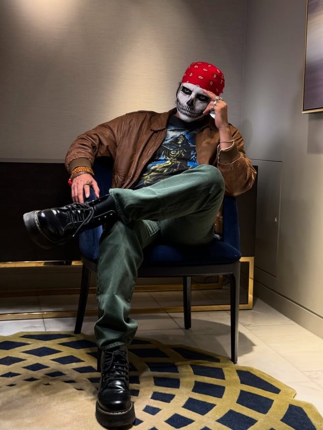 कंकाल मास्क के पीछे छुपा राज: फैंस को दिखी कार्तिक आर्यन की झलक, सोशल मीडिया पर मचा बवाल