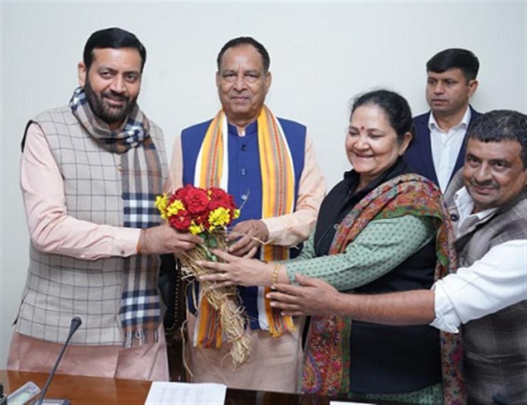 मुख्यमंत्री नायब सिंह सैनी ने भावांतर भरपाई योजना के तहत बाजरा किसानों के लिए 380 करोड़ रुपये जारी किए 12 मुख्यमंत्री नायब सिंह सैनी ने भावांतर भरपाई योजना के तहत बाजरा किसानों के लिए 380 करोड़ रुपये जारी किए