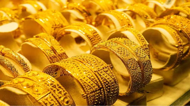 Today Gold Price 2 December 2025: सोने की कीमतों में हल्की गिरावट, जानें अपने शहर का ताजा भाव