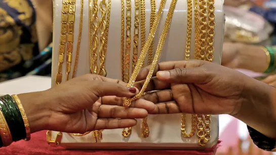 Gold Price Today: सोना हुआ महंगा या सस्ता? जानें आज दिल्ली से पटना तक के भाव