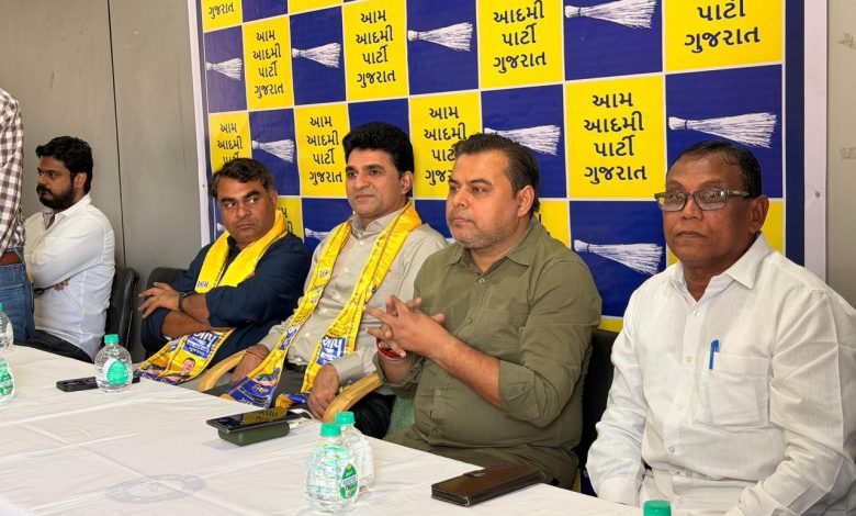 वापी में AAP नेता इसुदान गढ़वी के नेतृत्व में महानगरपालिका चुनाव को लेकर समीक्षा बैठक आयोजित
