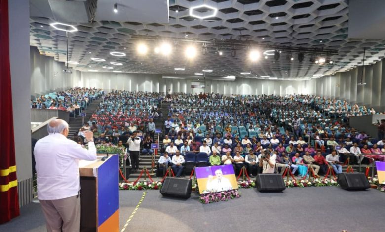 गुजरात में 13 लाख छात्रों को 370 करोड़ रुपये की छात्रवृत्ति, मुख्यमंत्री भूपेंद्र पटेल ने किया DBT के माध्यम से वितरण