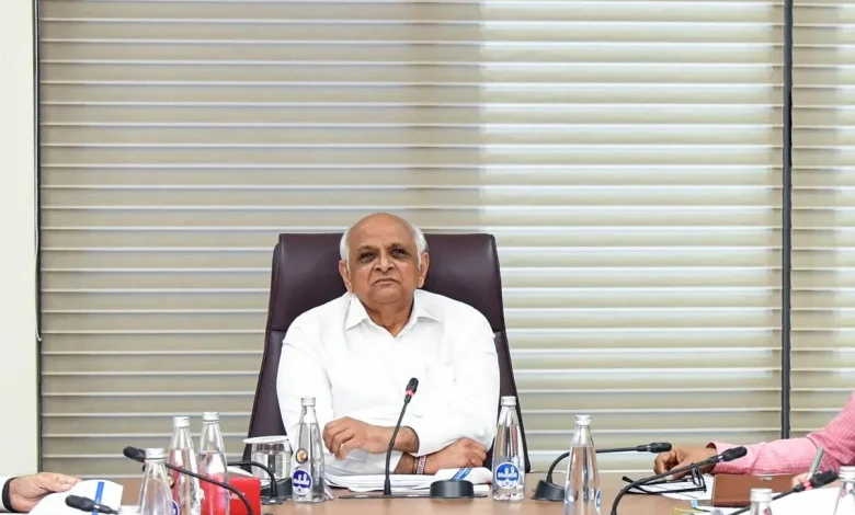 गुजरात सरकार का बड़ा कदम: युवाओं को नशे से बचाने के लिए रोलिंग पेपर और स्मोकिंग कोन पर पूर्ण प्रतिबंध