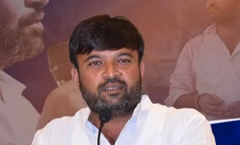 गुजरात: टोल टैक्स से हजारों करोड़ की वसूली के बावजूद सड़कें जर्जर, AAP विधायक हेमंत खवा ने टोल टैक्स बंद करने की मांग की