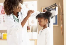 सर्दियों में हाइट कम होने के कारण: किन कारणों से अचानक घटने लगती है हाइट, जानें प्रमुख कारण