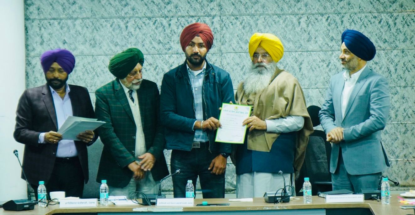 पंजाब सरकार ने खरीफ की फसल में मक्का की खेती अपनाने वाले किसानों को सम्मानित किया।