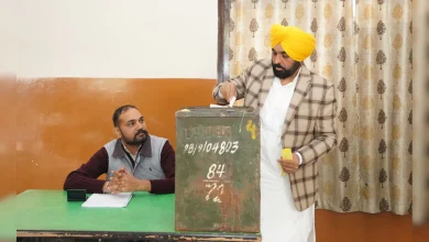 मुख्यमंत्री भगवंत सिंह मान ने अपने पैतृक गांव में मतदान किया