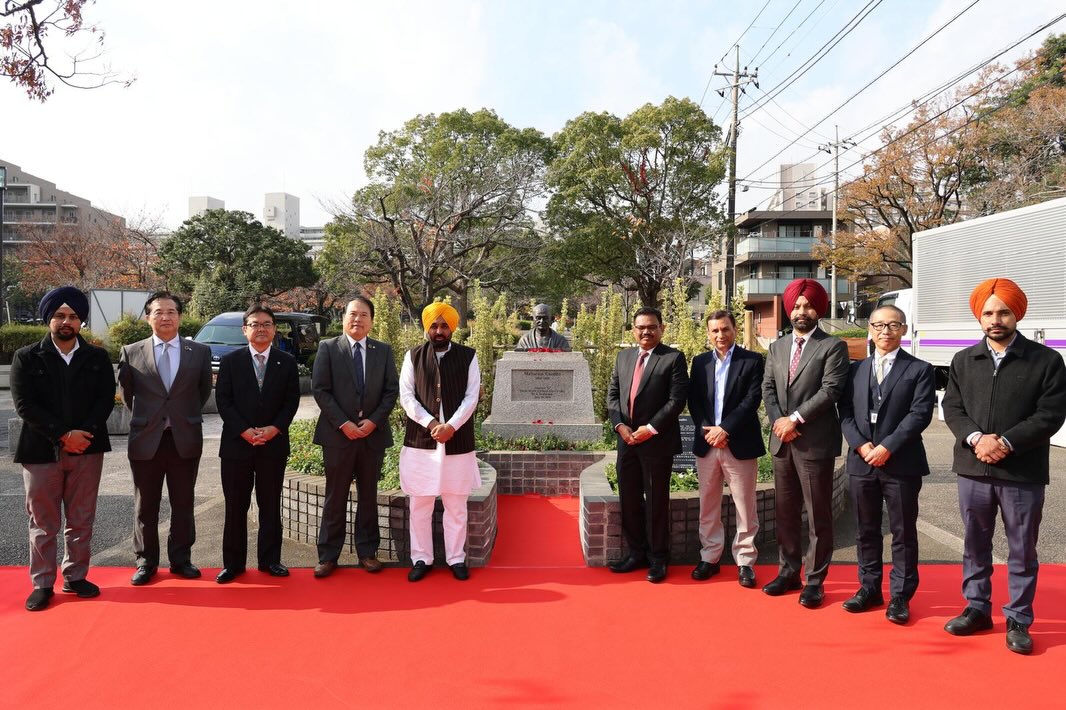 मुख्यमंत्री भगवंत सिंह मान ने अपना जापान दौरा शुरू किया, एडोगावा गांधी पार्क में महात्मा गांधी को पुष्पांजलि अर्पित की 12 मुख्यमंत्री भगवंत सिंह मान ने अपना जापान दौरा शुरू किया, एडोगावा गांधी पार्क में महात्मा गांधी को पुष्पांजलि अर्पित की