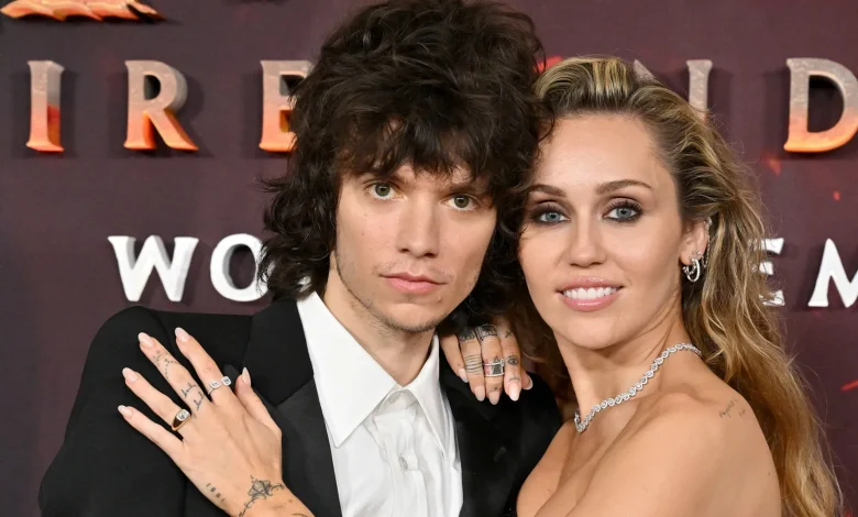 माइली साइरस ने बॉयफ्रेंड मैक्स मोरांडो से की सगाई? वायरल हुई तस्वीरें, फैंस में जोश