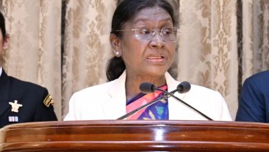 भारतीय रक्षा लेखा सेवा के परिवीक्षाधीन अधिकारियों ने राष्ट्रपति से मुलाकात की