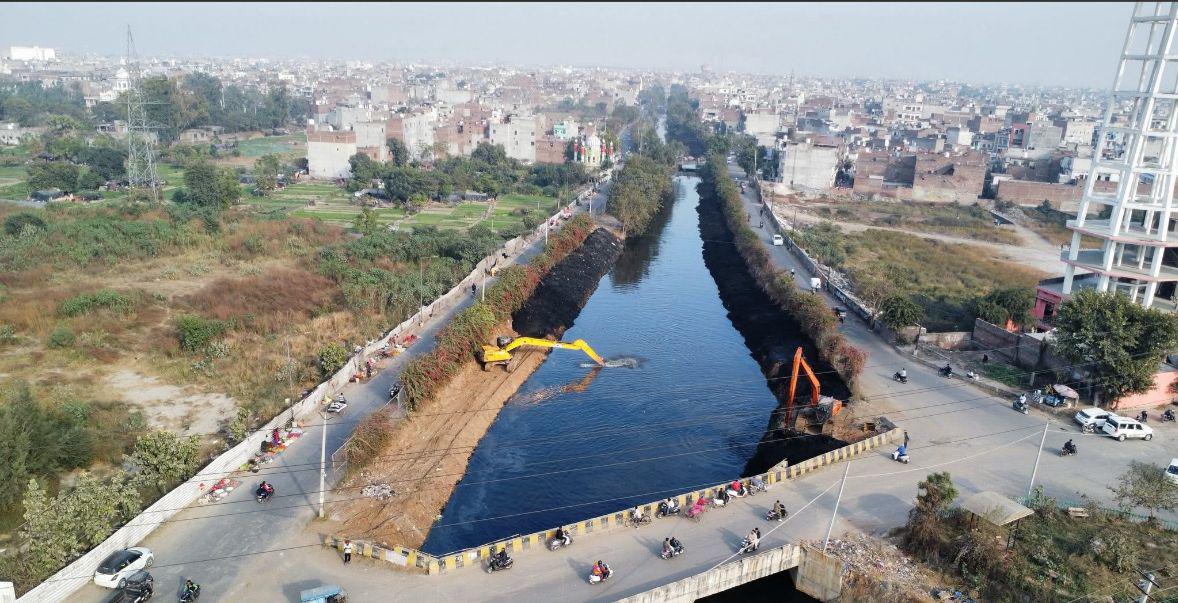 AAP सरकार लाई बदलाव: सांसद संत सीचेवाल की अगुवाई में बुड्ढा दरिया बना जीवंत—जहां खड़ा होना था नामुमकिन, वहां अब तैर रही किश्ती 13 AAP सरकार लाई बदलाव: सांसद संत सीचेवाल की अगुवाई में बुड्ढा दरिया बना जीवंत—जहां खड़ा होना था नामुमकिन, वहां अब तैर रही किश्ती