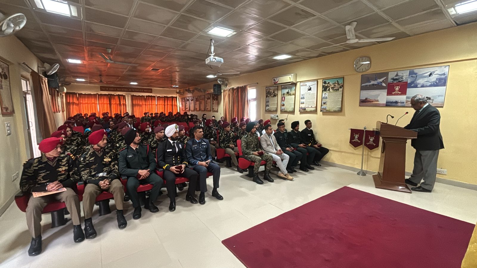 एमआरएसएएफपीआई ने उत्कृष्ट पूर्व छात्रों का जश्न मनाया, आठ युवा अधिकारियों को अचीवर अवार्ड से सम्मानित किया 12 एमआरएसएएफपीआई ने उत्कृष्ट पूर्व छात्रों का जश्न मनाया, आठ युवा अधिकारियों को अचीवर अवार्ड से सम्मानित किया