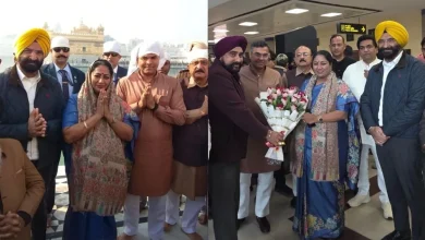 अमृतसर पहुंची दिल्ली CM रेखा गुप्ता, श्री हरिमंदिर साहिब में टेका माथा, धर्म और सांस्कृतिक एकता का संदेश दिया