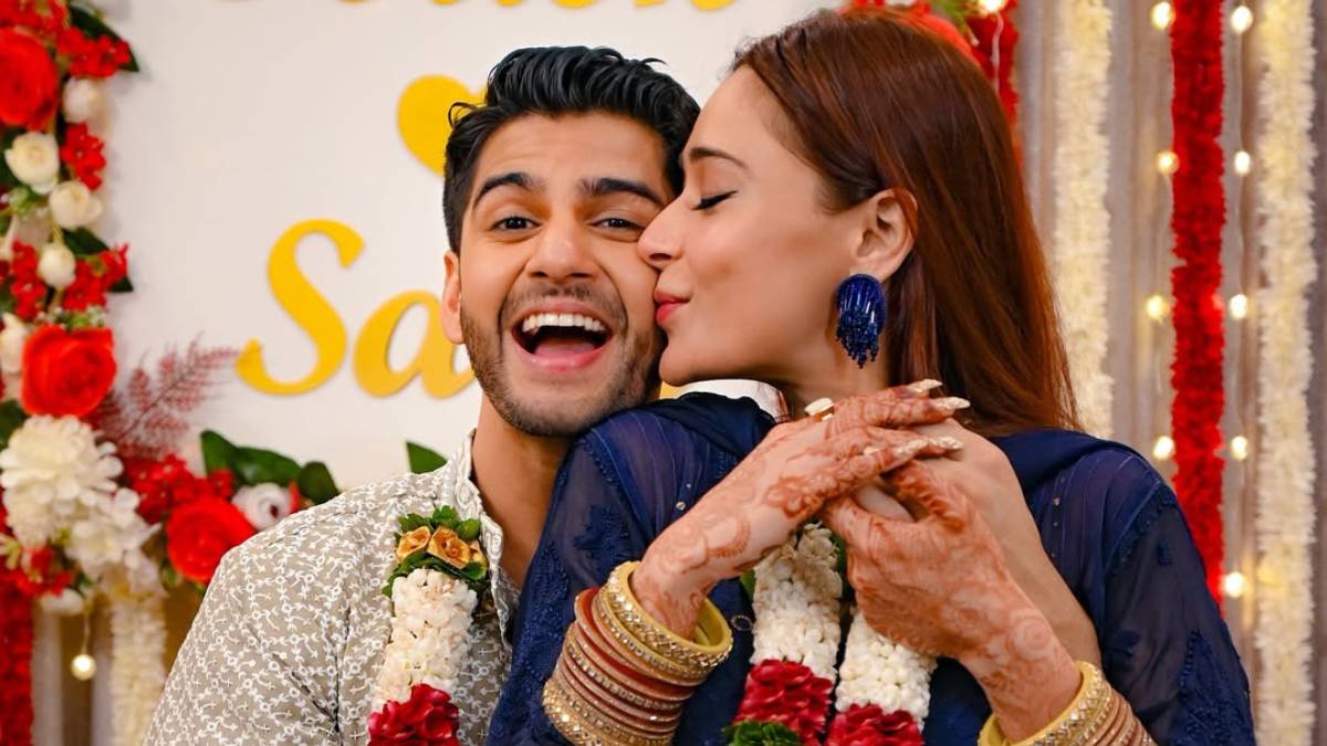 Bigg Boss फेम सारा खान ने की दूसरी शादी, रामायण एक्टर के बेटे संग बंधी शादी के बंधन में 13 Bigg Boss फेम सारा खान ने की दूसरी शादी, रामायण एक्टर के बेटे संग बंधी शादी के बंधन में