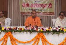 सीएम योगी ने मुरादाबाद में अधिकारियों को दी नसीहत, कहा- योजनाएं समय पर लागू हो