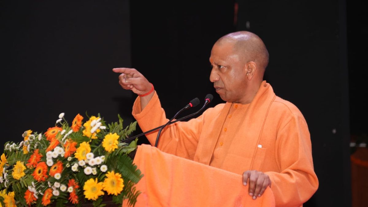 मुख्यमंत्री योगी आदित्यनाथ ने अधिकारियों को दिए निर्देश: नववर्ष की भीड़ को खिचड़ी मेला की रिहर्सल मानकर तैयारियां पूरी करें 12 मुख्यमंत्री योगी आदित्यनाथ ने अधिकारियों को दिए निर्देश: नववर्ष की भीड़ को खिचड़ी मेला की रिहर्सल मानकर तैयारियां पूरी करें