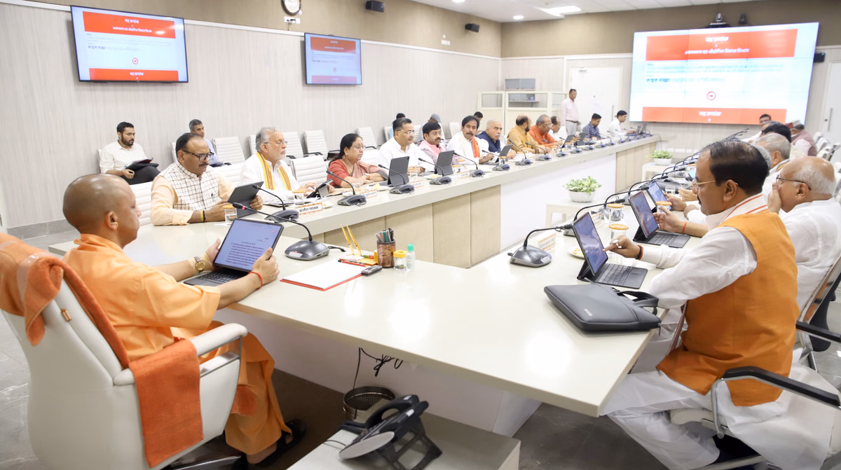 उत्तर प्रदेश कैबिनेट बैठक: कारोबारियों को SGST और स्टांप ड्यूटी पर राहत, 20 प्रस्तावों पर लगी मुहर