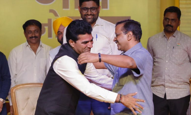 पंजाब में स्थानीय स्वराज चुनाव में AAP की एकतरफा जीत, इसुदान गढ़वी ने केजरीवाल–भगवंत मान को दी बधाई