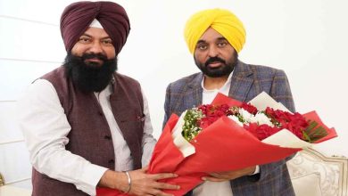 स.सी. आयोग के चेयरमैन जसवीर सिंह गढ़ी ने मुख्यमंत्री भगवंत सिंह मान से की मुलाकात 2 स.सी. आयोग के चेयरमैन जसवीर सिंह गढ़ी ने मुख्यमंत्री भगवंत सिंह मान से की मुलाकात