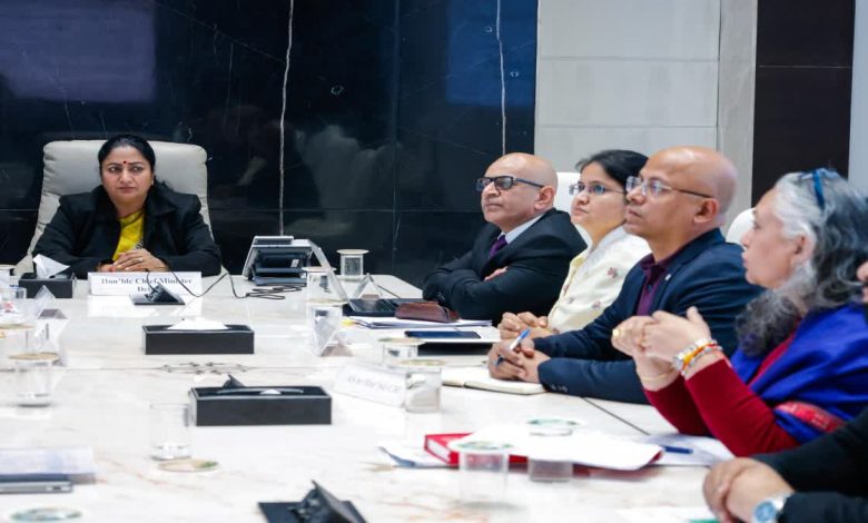 CM रेखा गुप्ता का नया प्लान, निजी ईवी को टैक्सी बनाने के लिए नियमों में बदलाव तय