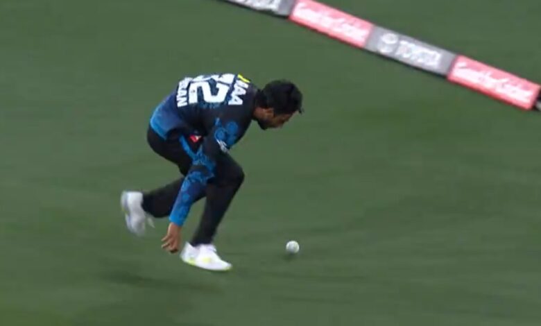 BBL 2025-26: Hasan Ali की खराब फील्डिंग पर फैन्स ने उड़ाया मजाक, बाबर और रिजवान के बाद बढ़ी पाक खिलाड़ियों की परेशानी